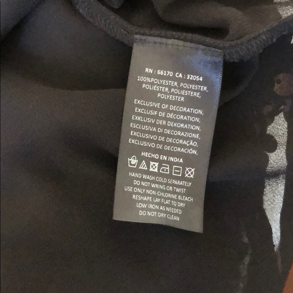 Beaded v-neck blouse - Picture 5 of 5